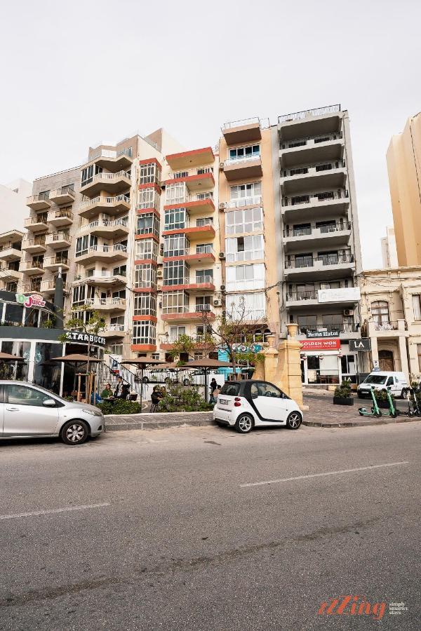 Scenic Seafront Duplex In Apartment Sliema